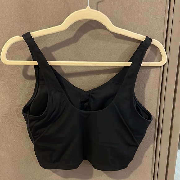 Black crop top with built in bra - Picture 2 of 4